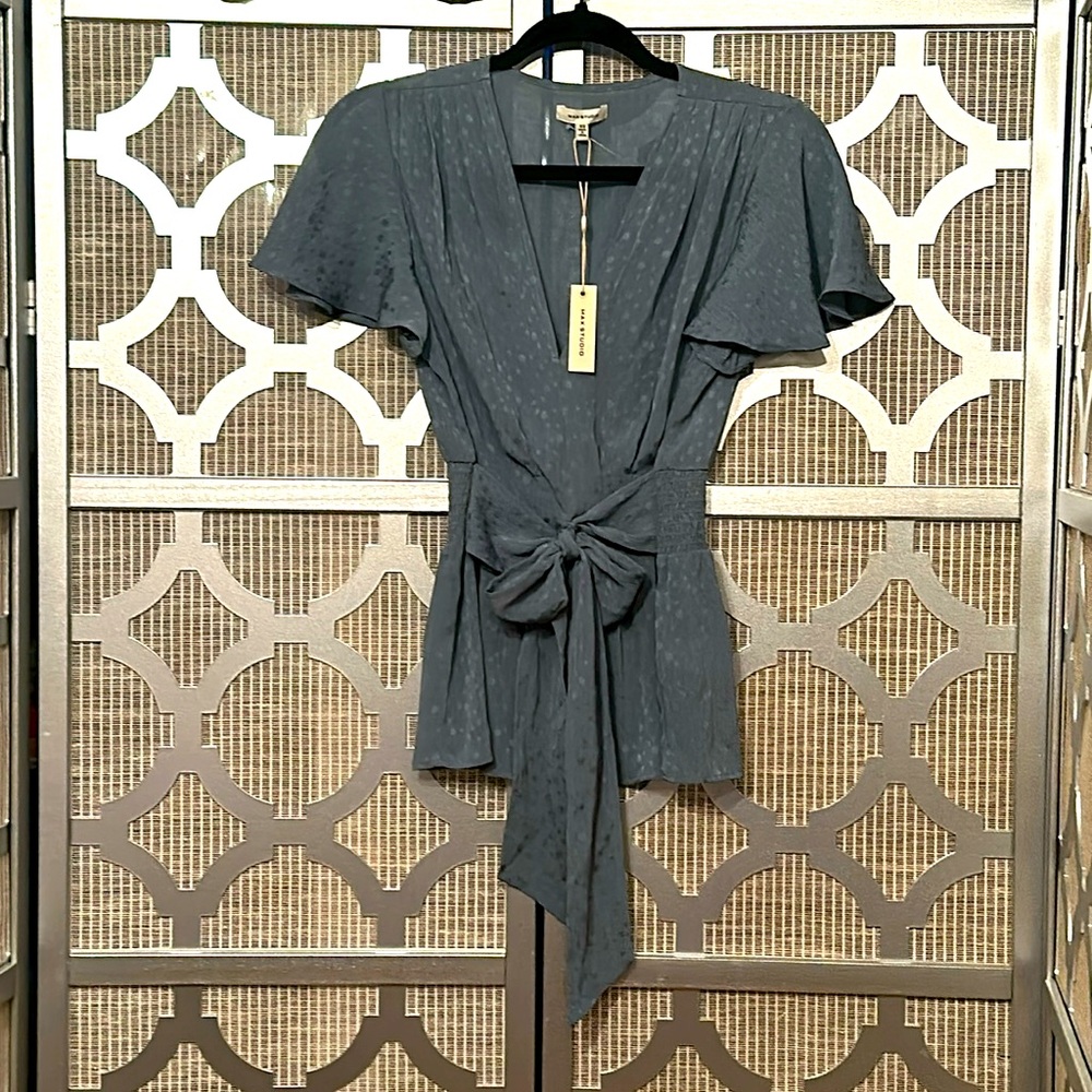 NWT Max Studio Women’s blue blouse with bow in front size XS